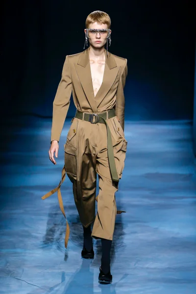 Look 15